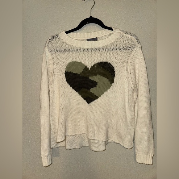 Wooden Ships Camo Heart Cotton Crewneck in Cream Women’s Size X/S (2-4) - Picture 1 of 7
